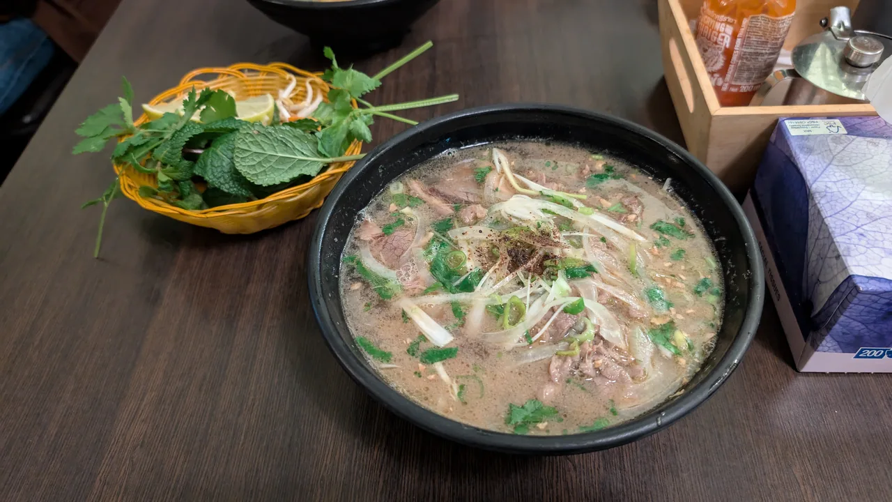 Tô phở bò nóng hổi. Ảnh: Wikimedia Commons